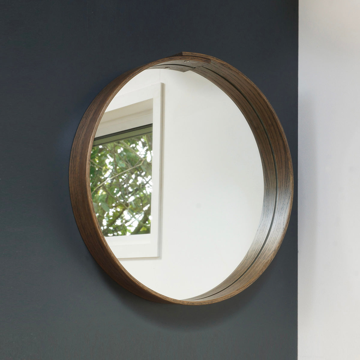 Round wall mirror. LayerTree.